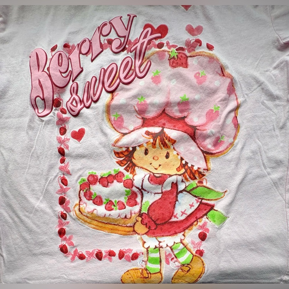 Strawberry Shortcake 'Berry Sweet' Graphic Tee Women’s Sz: M “Pink” NWT